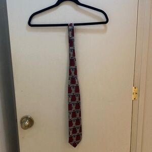 Towncraft Red and Gray Geometric Tie